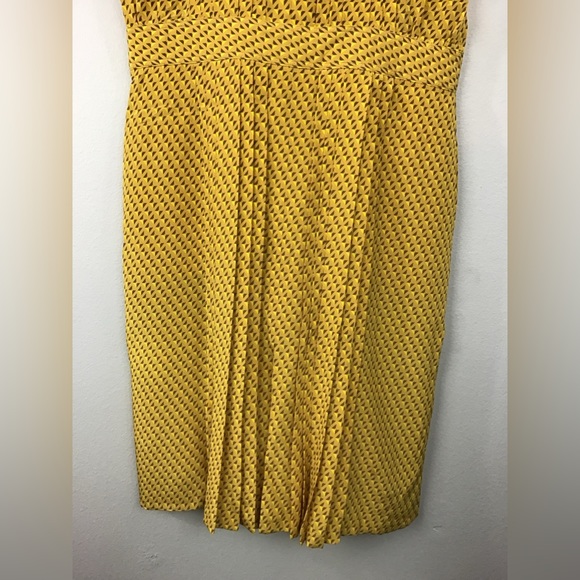 Pleated Short Sleeve Dress Marigold Size 6 NWT MSRP $2500 Belstaff 100% Silk - Picture 9 of 14